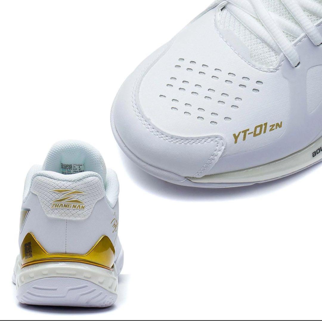 ねこ様【美品】LI-NING バドミントンシューズ AYAS036 24.5cm