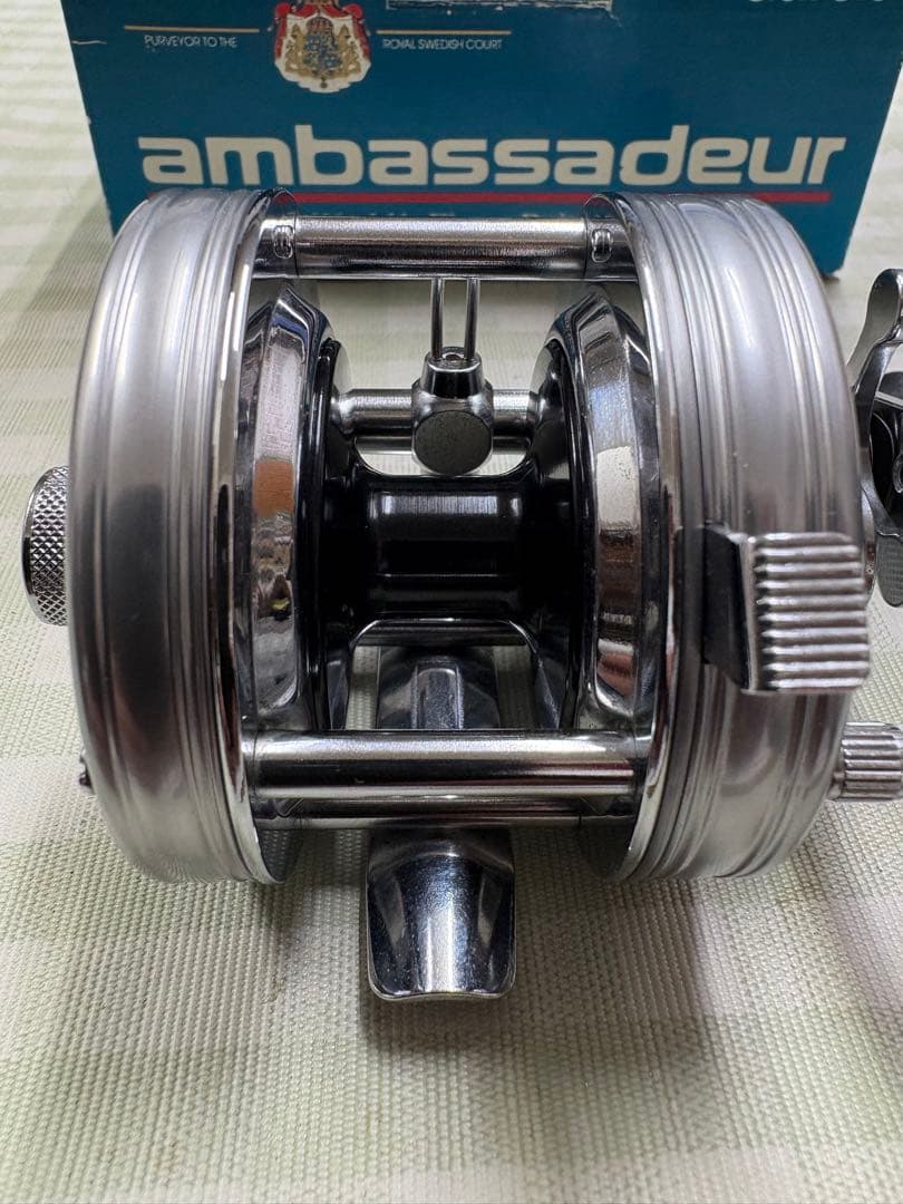 アブガルシア アンバサダー 4500CS シルバーAbu Garcia ABU