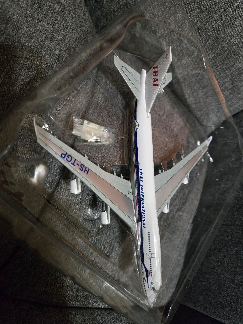 ドラゴンウィングス 1/400 B747-400 タイ レトロ塗装 HS-TGP