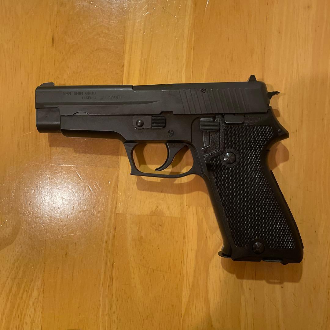 タナカ　SIG P220 IC 航空自衛隊9mm拳銃　ホルスター&オマケ付き