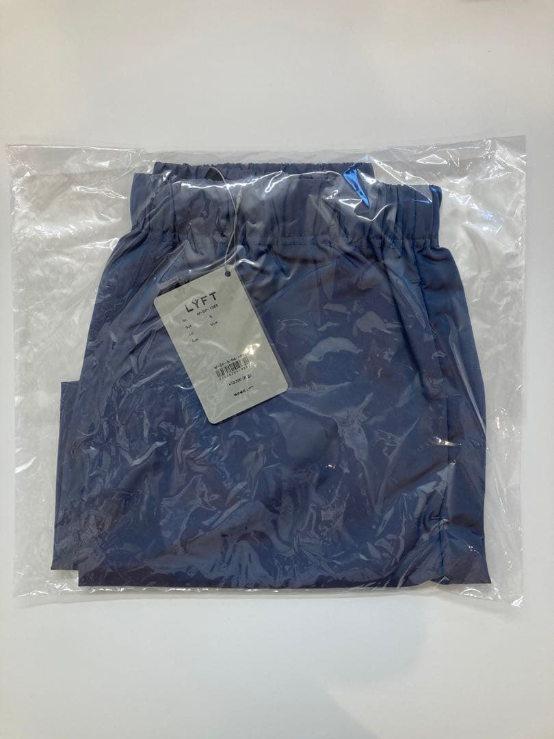 LYFT★Glossy Nylon Shorts★サイズS★ショートパンツ、限定