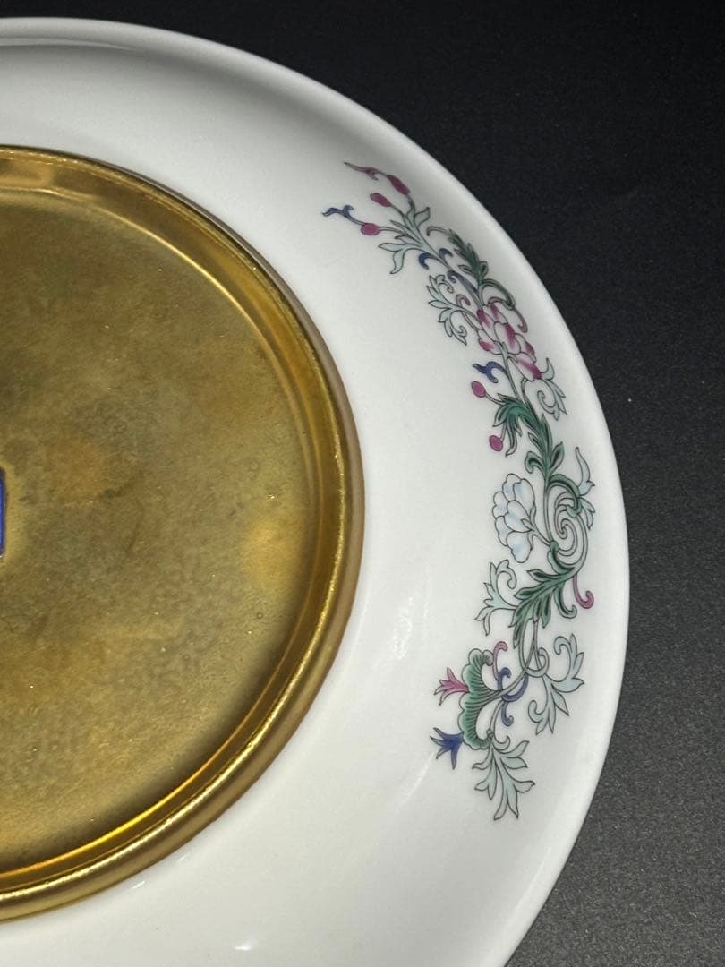 中国　手描き装飾の陶磁器皿