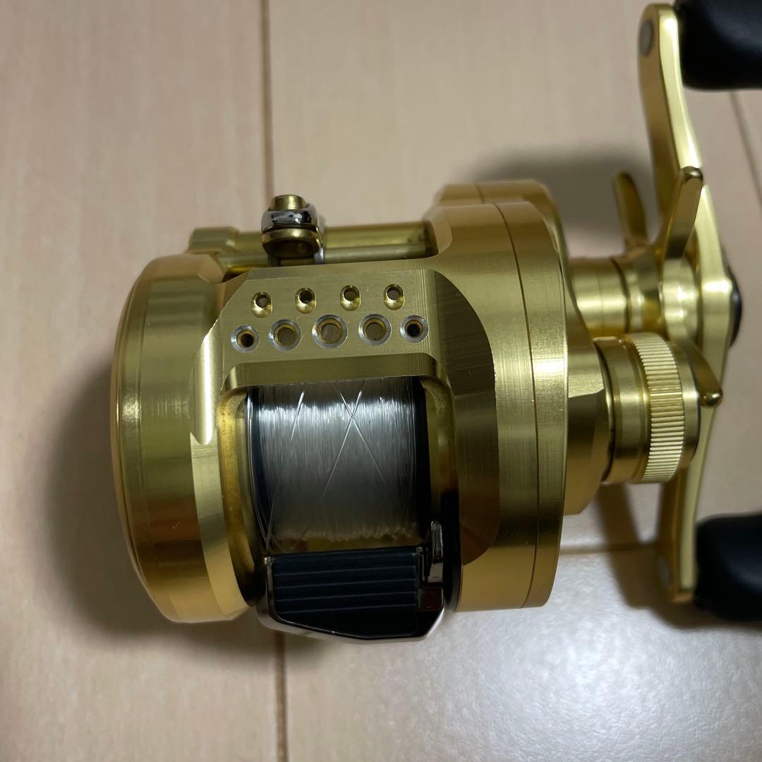 美品 21 カルカッタ コンクエスト 100HG 右巻き リール シマノ