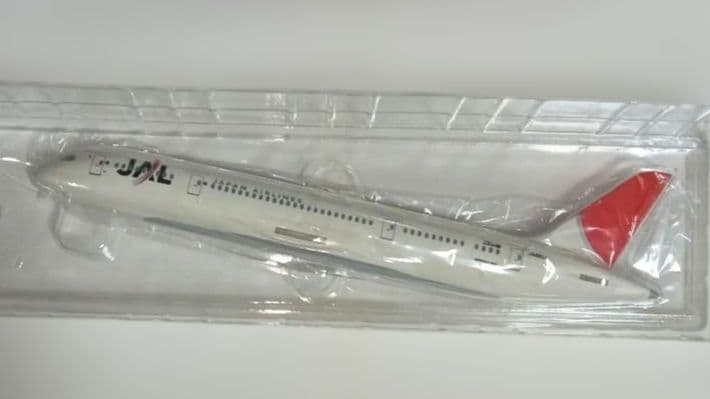 エバーライズ　Premium Collection　JAL JA851J　模型