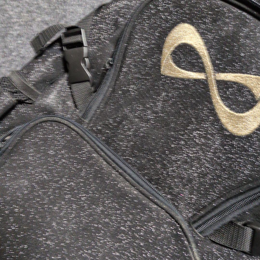 NFINITY バックパック スパークル　チアリュック　ブラック×ゴールド