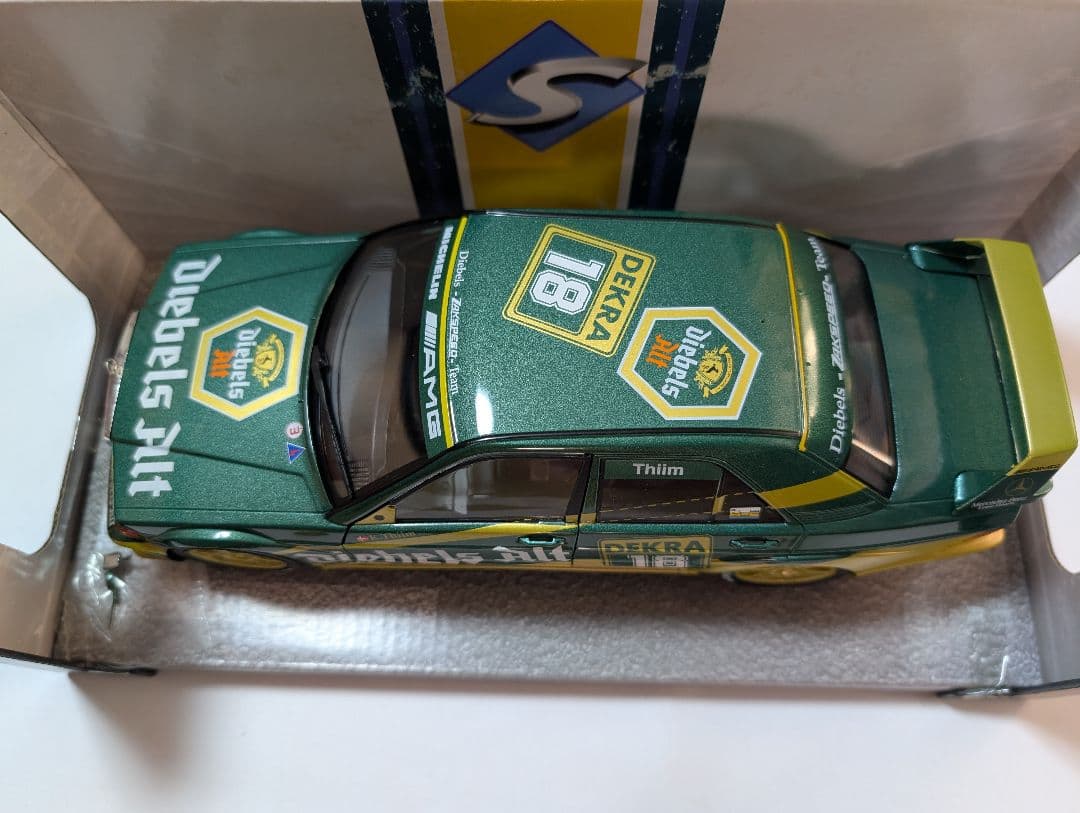 ベンツ190E.1/18ミニカー