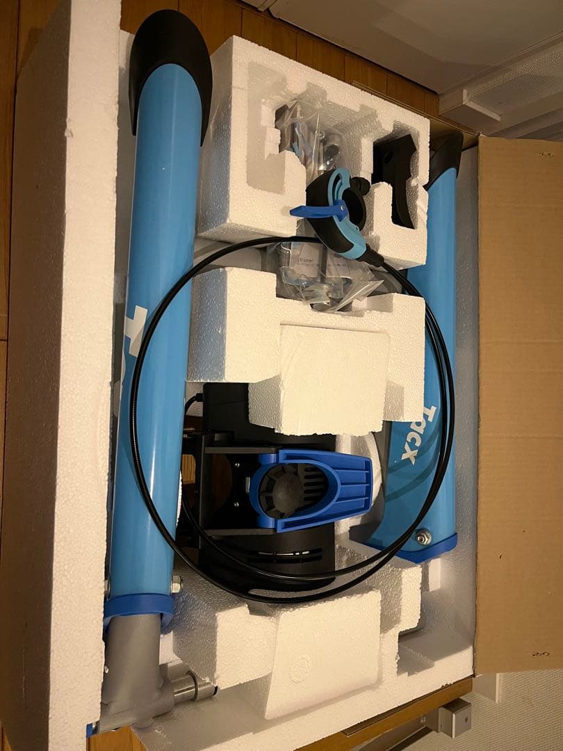 ほぼ新品 Tacx Booster T2500ローラー台 (前輪置き付属せず)