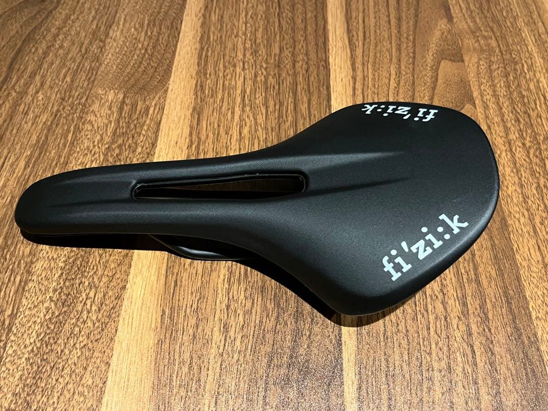 fi'zi:k VENTO ANTARES R5 140mm フィジーク　サドル