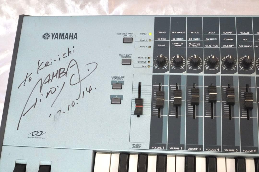 YAMAHA MOTIF XS7 シンセサイザー ハードケース付き