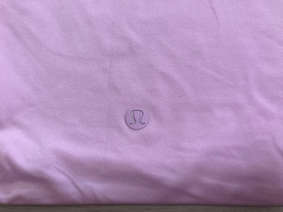 ルルレモン　クルーネッククロップTシャツ