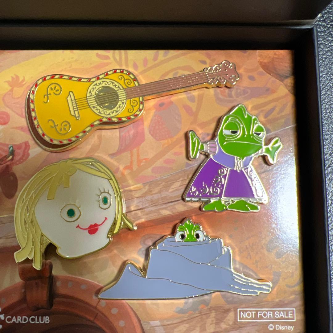 非売品！ディズニー　塔の上のラプンツェル ピンバッジセット　パスカル