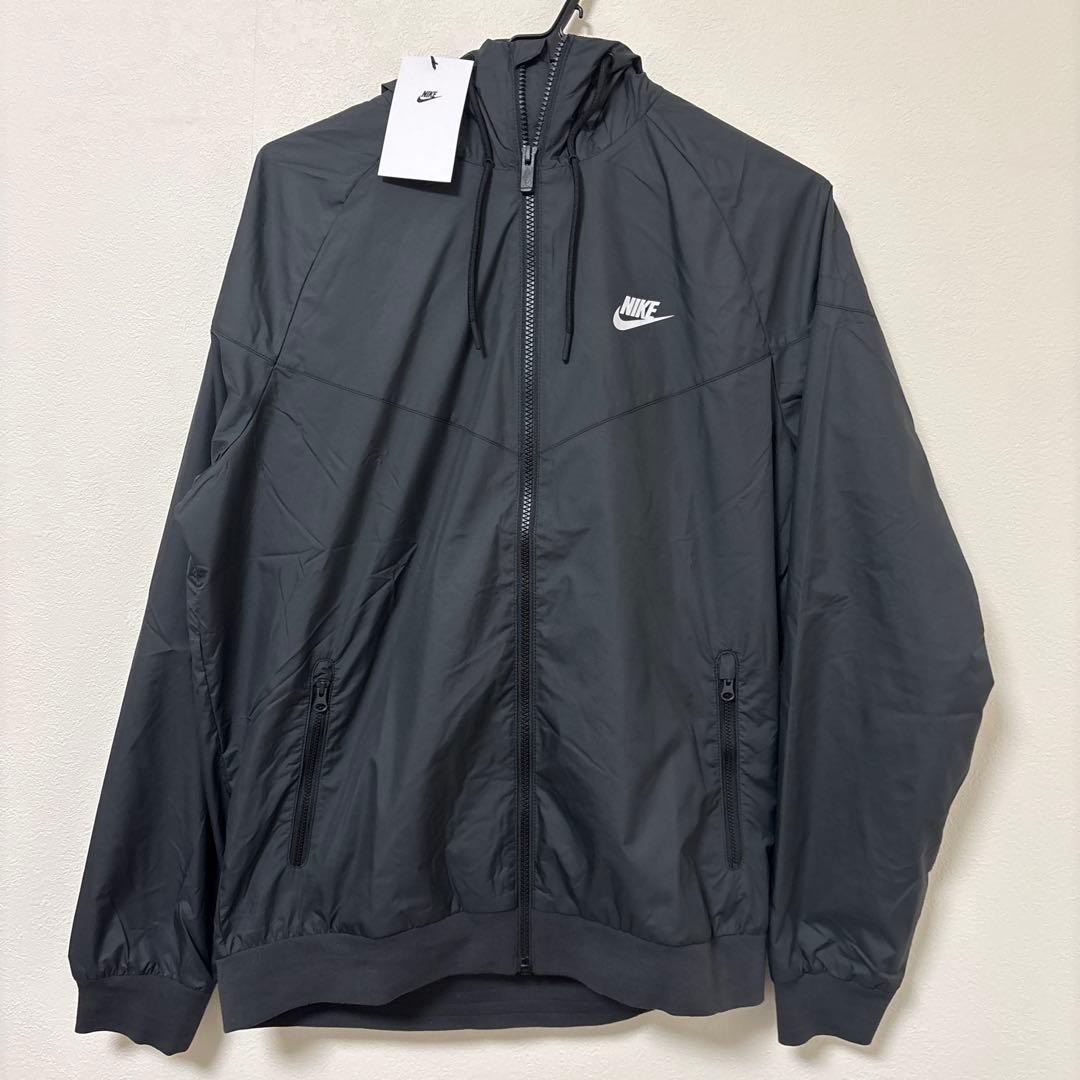 NIKE ナイキ　ウインドブレーカー　ランニングウェア　ジャケット　新品　L