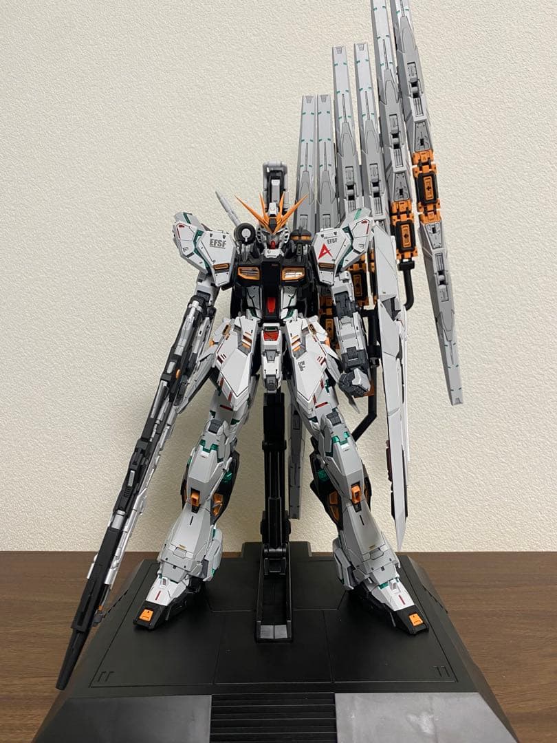 1/100 RX-93 νガンダム ν Gundam 改修塗装済完成品