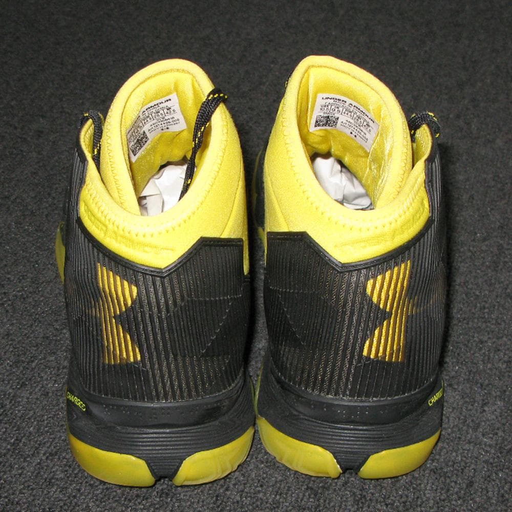 ☺UNDER ARMOUR CURRY 2.5 (TAXI) 28.5
