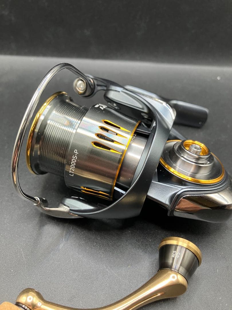 fq01 ダイワ 23エアリティ LT2000S-P SLPWハンドル 45mm