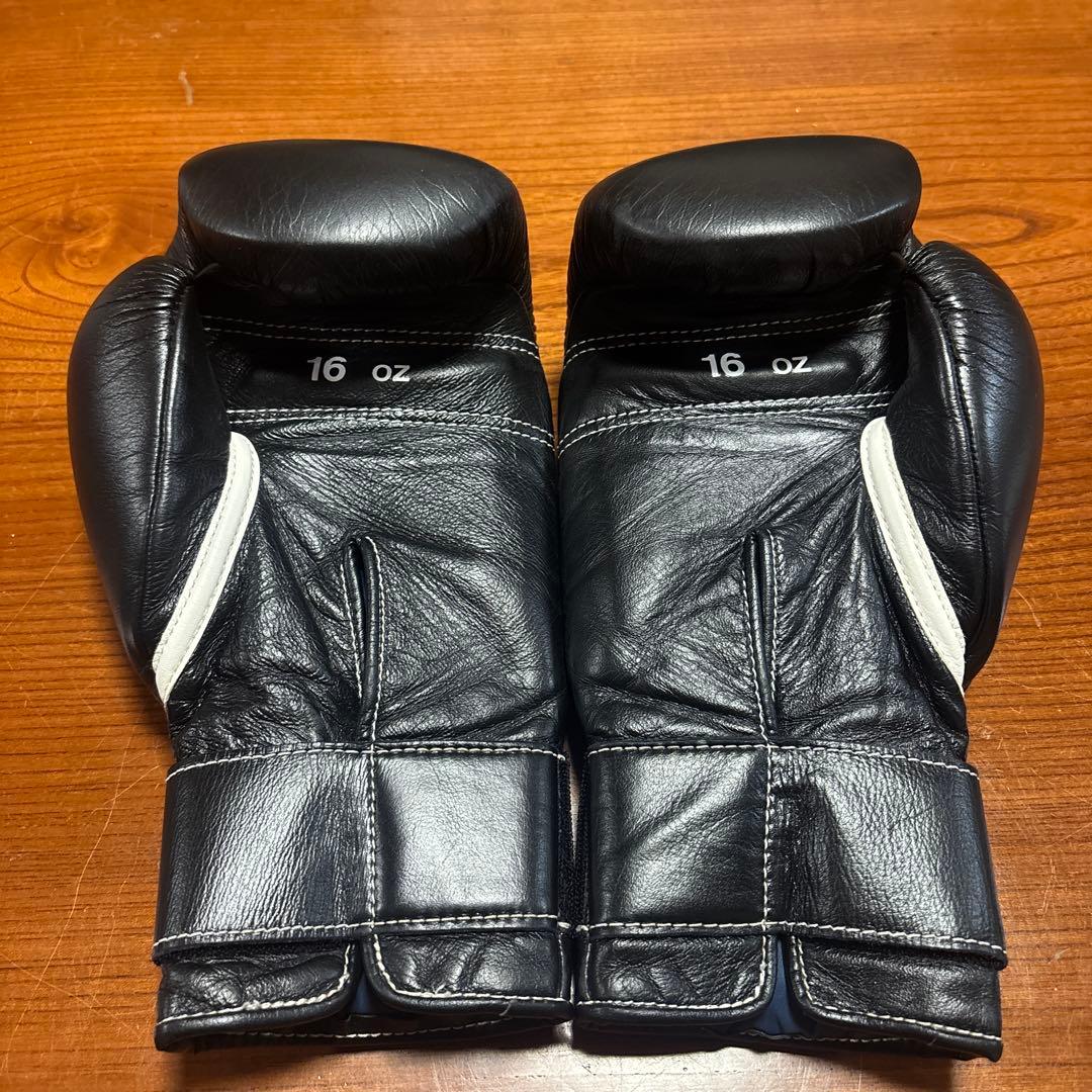 Winning ボクシンググローブ 16oz ブラック