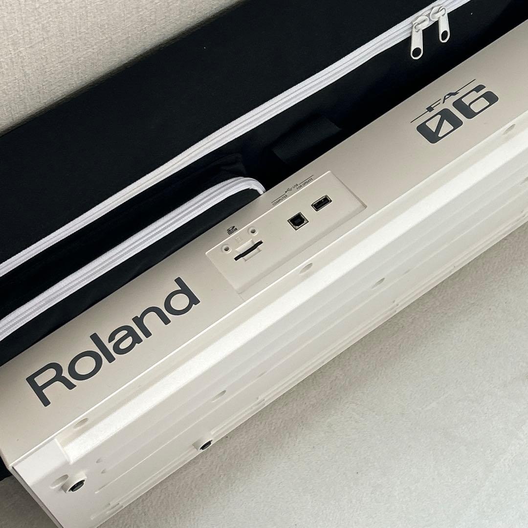 ROLAND FA-06-SC ホワイト シンセサイザー SDHCカード ペダル