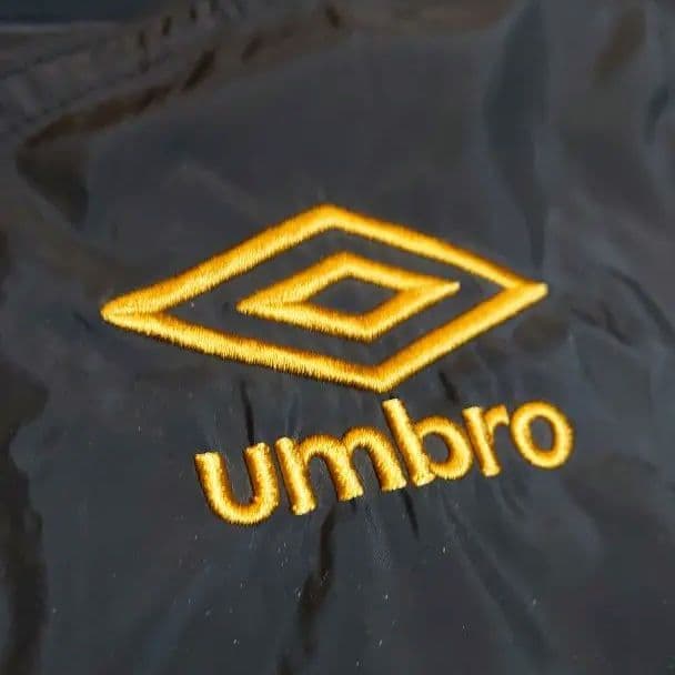 B*P様 【新春SALE】Umbro ブラック ピステ・ウィンドブレーカー セッ