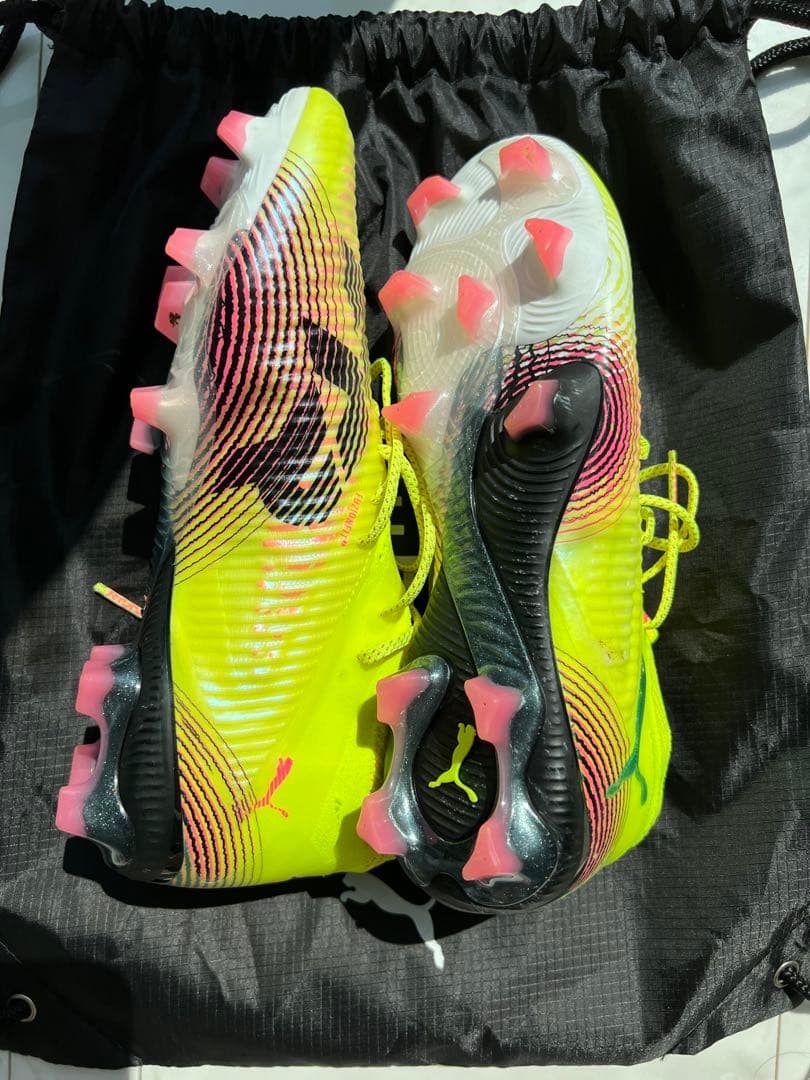 Puma サッカーシューズ・スパイク イエロー 収納バッグ付き