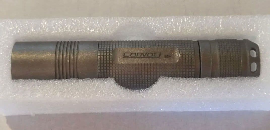 Convoy S2+チタンTitanium 519a 4500K新品バッテリー付