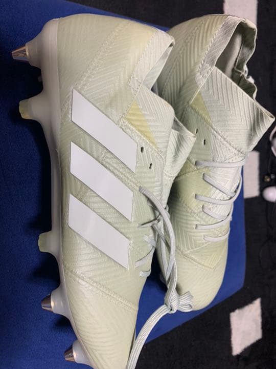 adidas メネシス