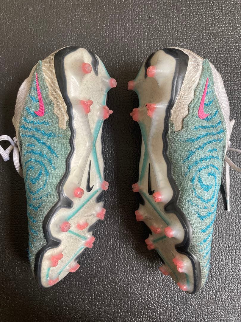 専用 NIKE ファントム GX ELITE FG PRO (天然芝用)