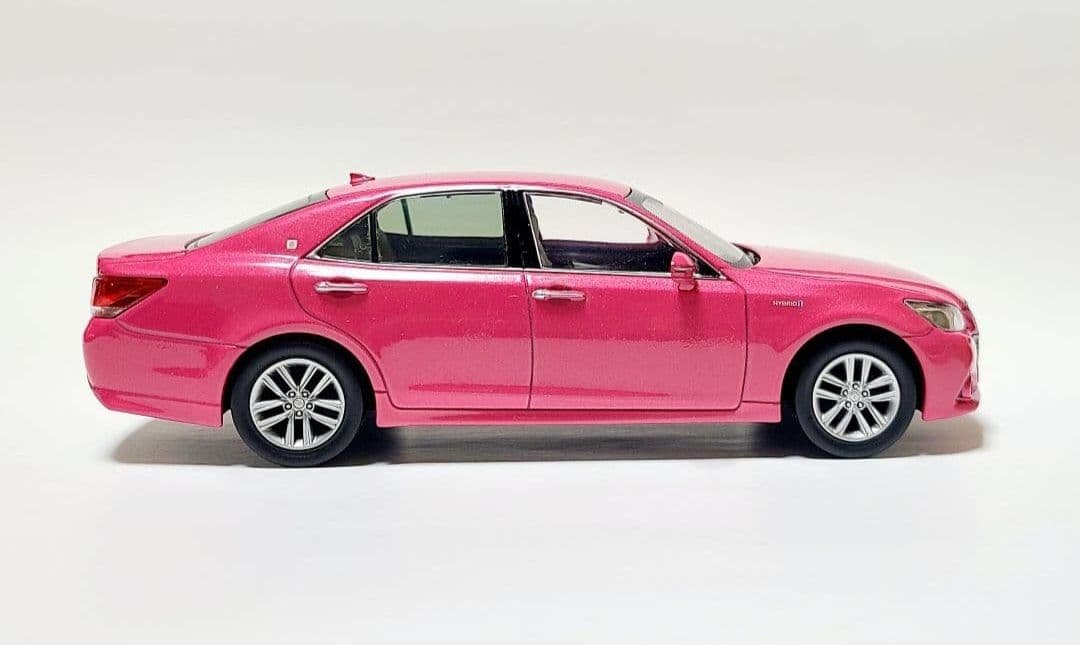 トヨタ 210系クラウンアスリートG ピンク カラーサンプル