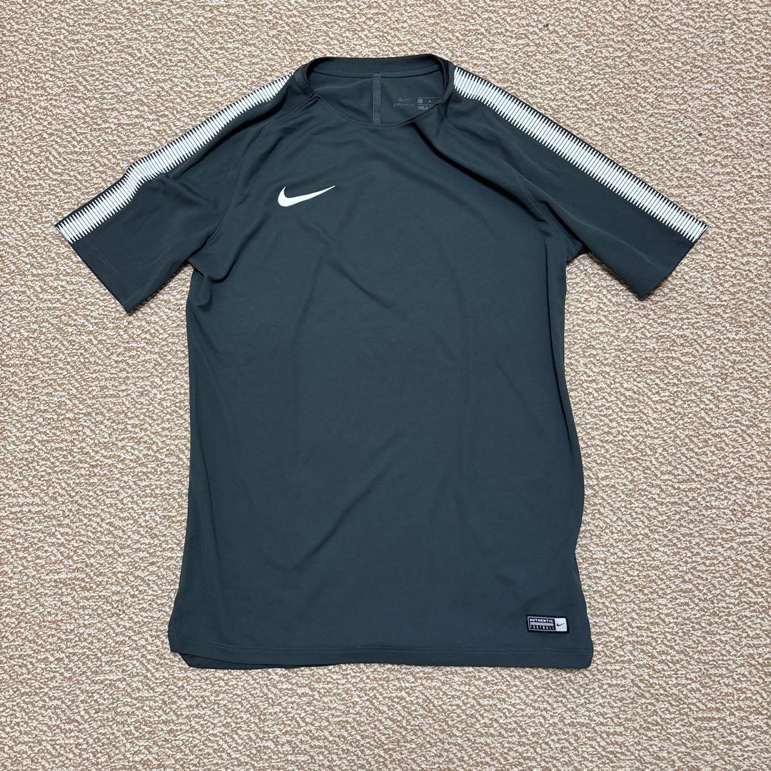NIKE ドリルトップ　シャツ　ハーフパンツ　Mサイズ