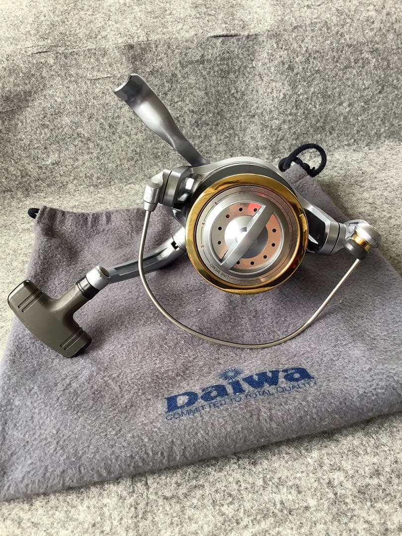Daiwaリール　GRANDSURF 35 シルバー 収納袋付き　2台セット！