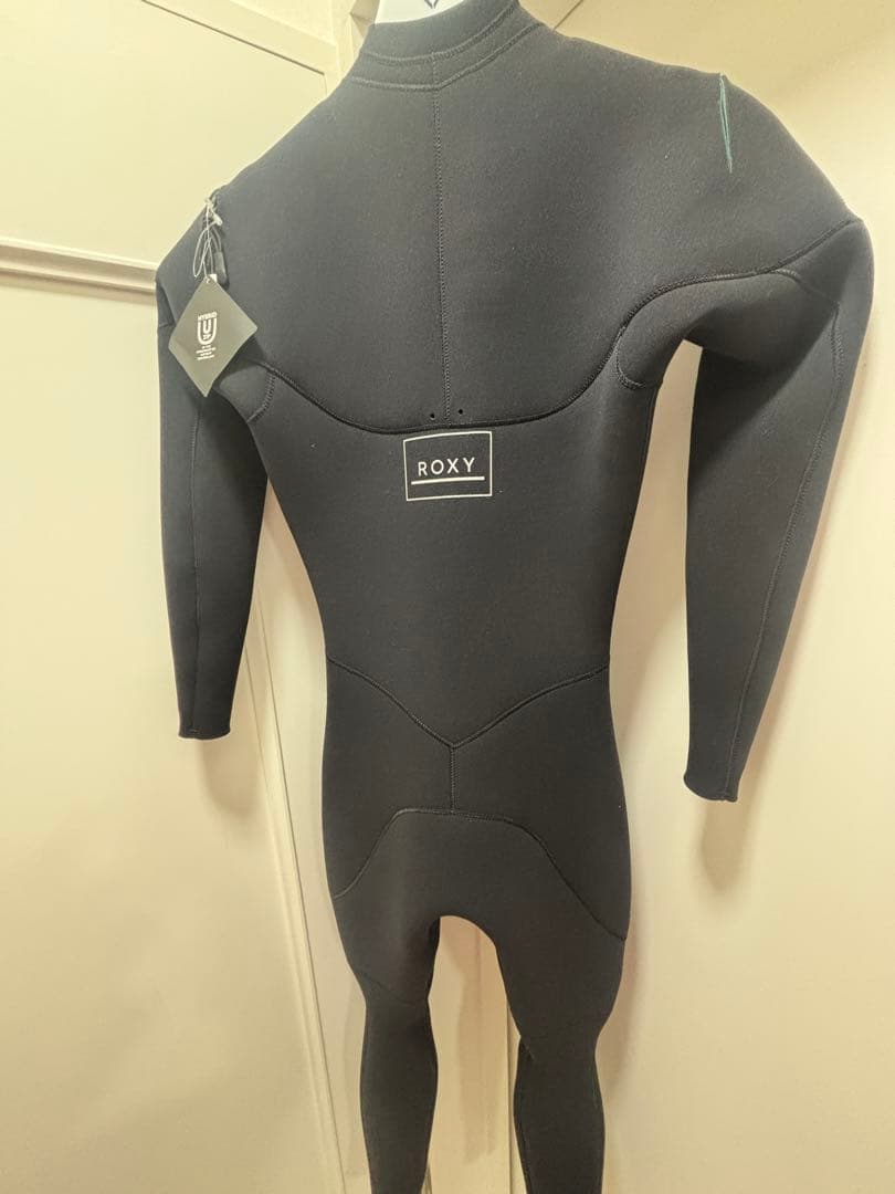 セール中新品未使用 ML ROXY フルスーツ 2/3 Hybrid U-Zip
