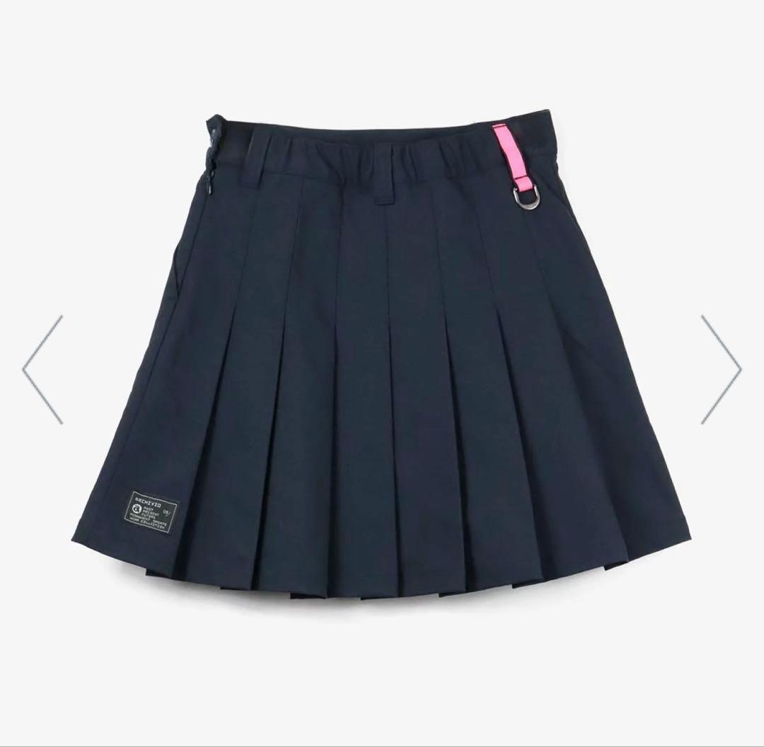 新品未使用　タグ付き　プリーツスカート　 NEW ERAコラボ　色はネイビー