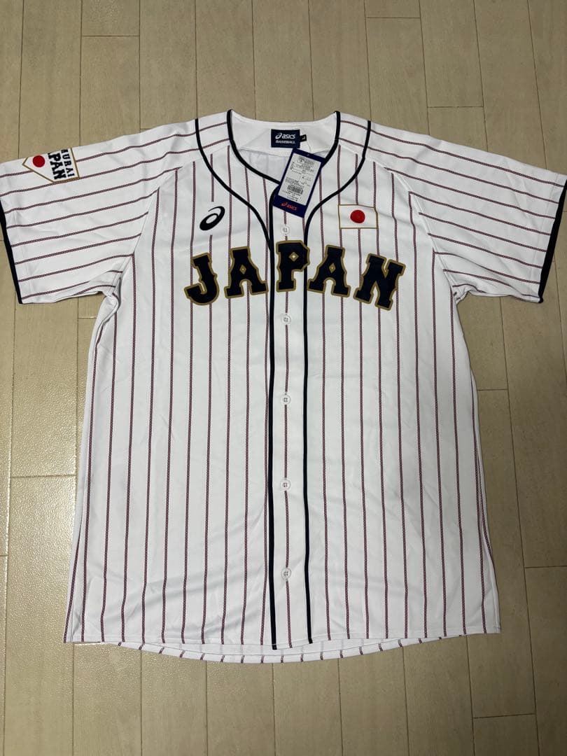 岡本和真　ユニフォーム8　　読売ジャイアンツ　読売巨人軍　侍ジャパン　WBC