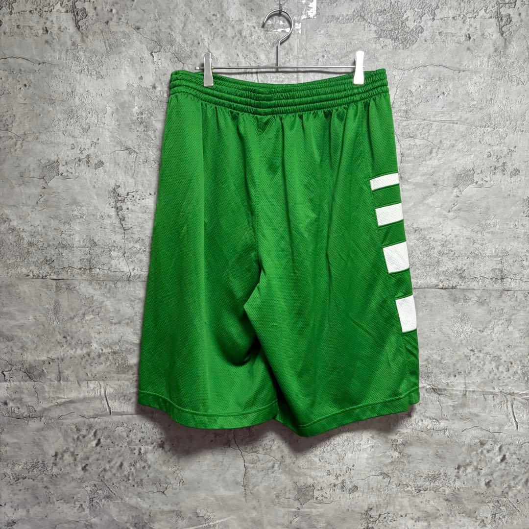 NIKE ナイキ　半ズボン　スポーツウェア　グリーン　人気カラー　古着　XL