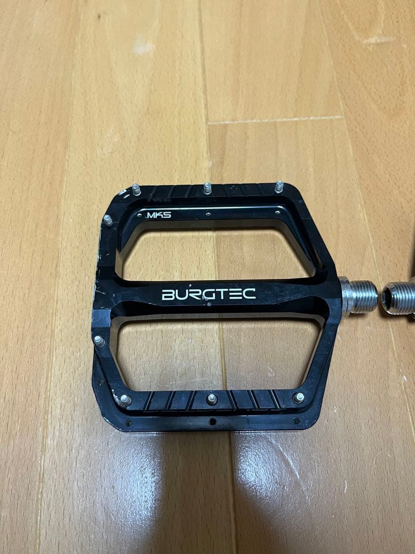 BURGTEC MK5 フラットペダル ブラック