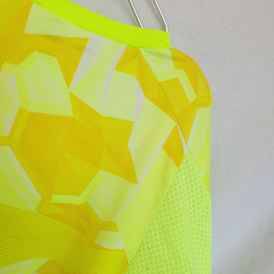 ATHLETA ネオンイエロー 長袖 ウェア ロンT 模様 柄 サッカー