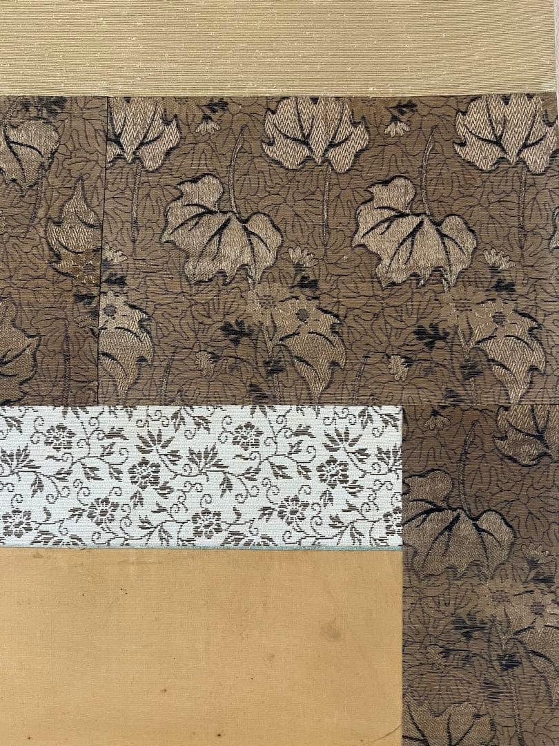 掛け軸　逸陵 絵［花鳥ノ図］絹本　日本画 送料込み！