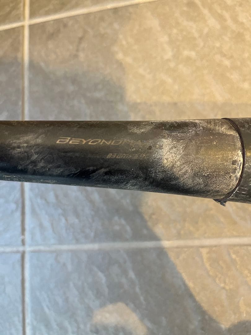 ［値下げ］一般軟式バット　ミズノ　レガシー　ビヨンドマックス　ミドル　83 中古