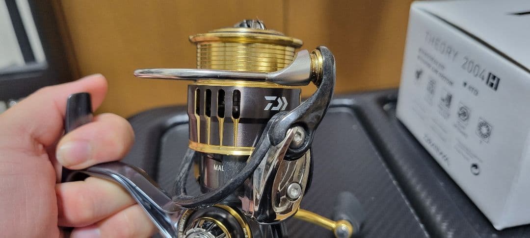 Daiwa スピニングリール セオリー 2004H
