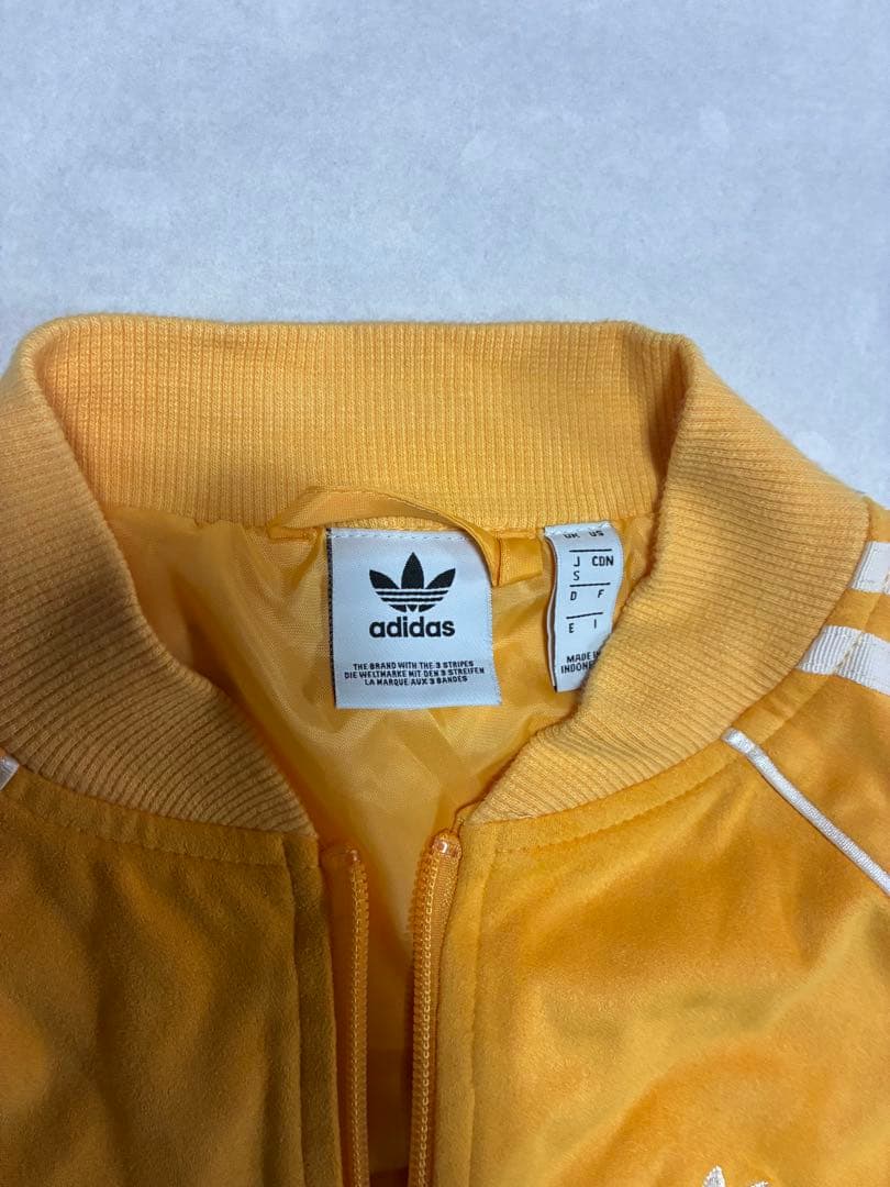 【月末セール中】adidas originalsトラックジャケット