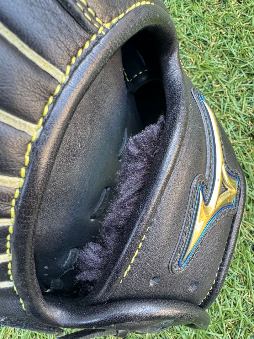 【美品】MIZUNO セレクトナイン 軟式 大人 外野手用 14 右投げグラブ