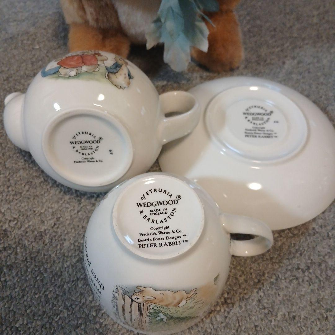 ピーターラビット ティーポットとカップセット