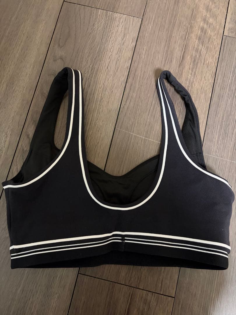 【正規品】alo スポーツウェア　M 黒 ストライプ