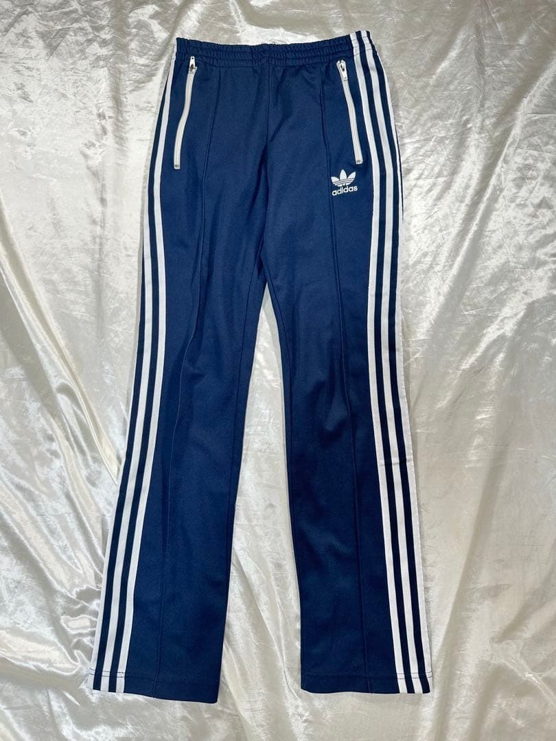 adidas ヨーロッパ トラックパンツ トレフォイル 刺繍ロゴ