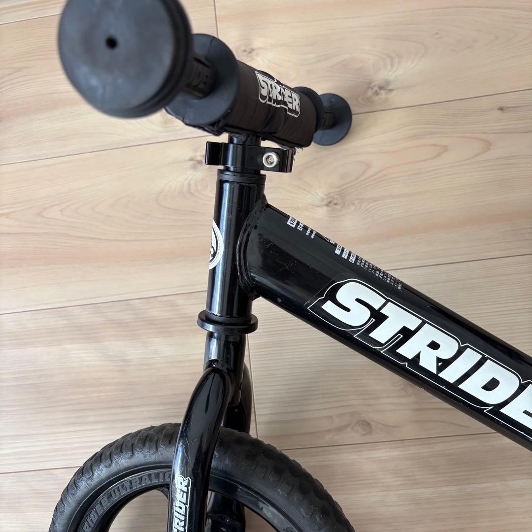 STRIDER ブラック バランスバイク