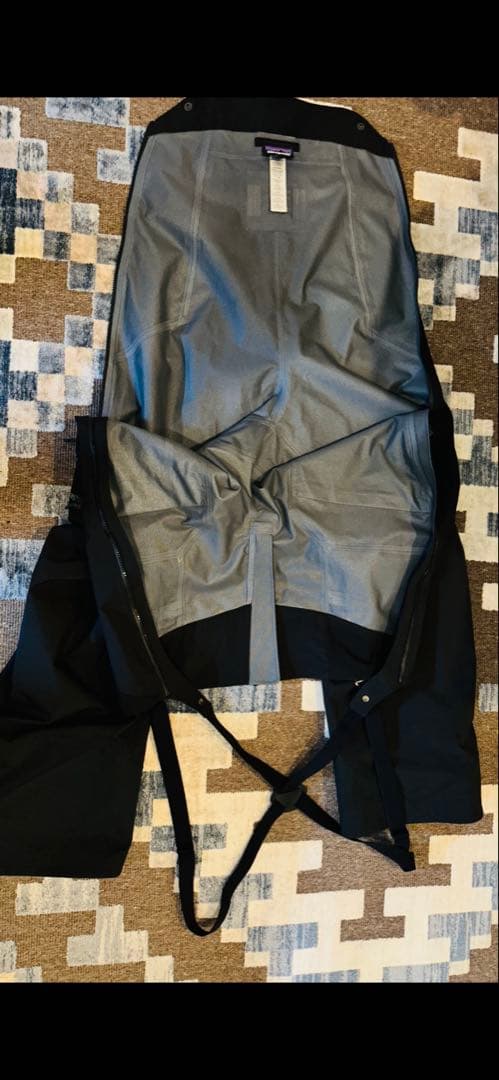 【美品】Patagonia アントラックド　ビブパンツ　ブラック