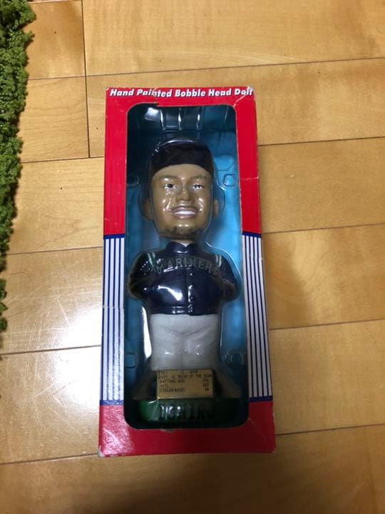 イチローフィギュアシリアルナンバー入り