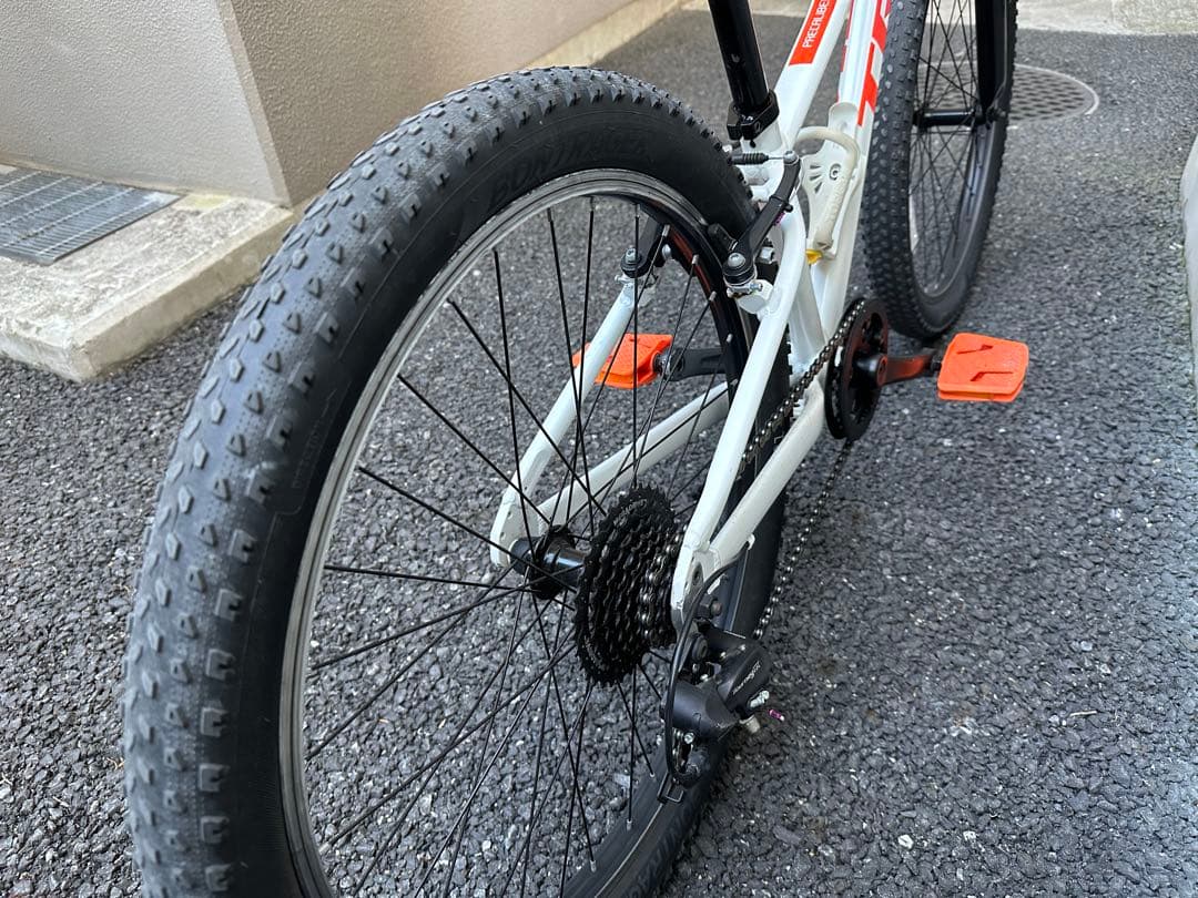 キッズ　ジュニア用自転車　トレック　24インチ　ホワイト(手渡し希望)