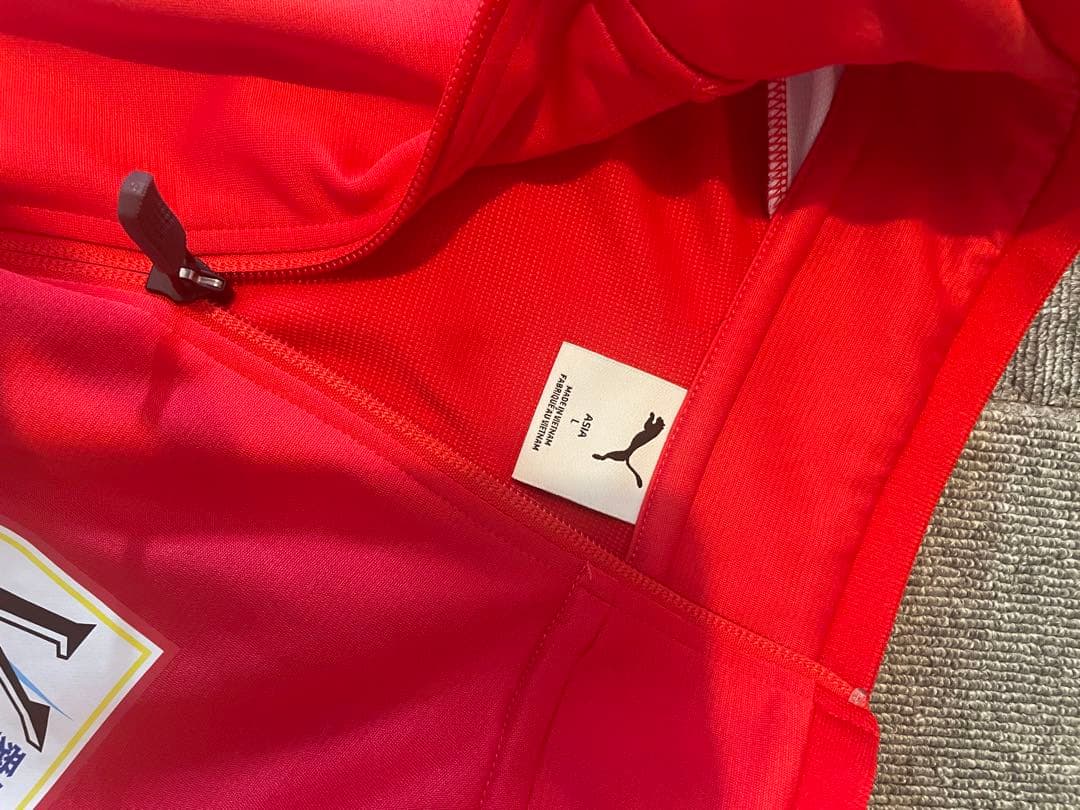 Puma サッカー ジャージ 赤