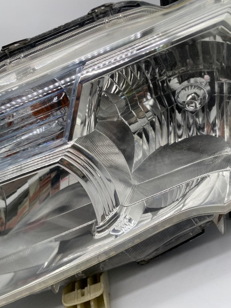 日産 セレナ C26 前期 純正 HID ヘッドライト 左右セット