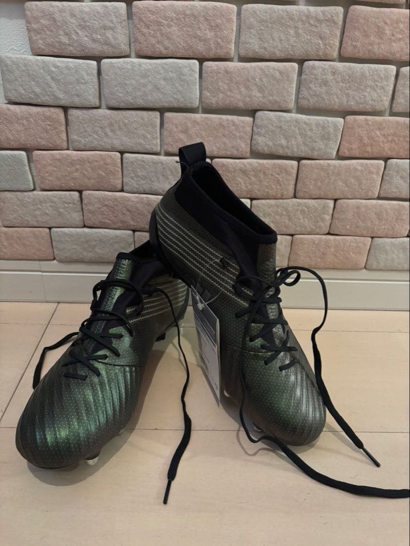 adidasスパイク